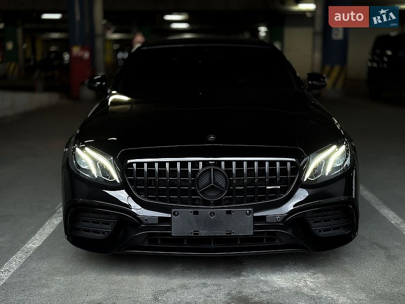 Mercedes-Benz-6