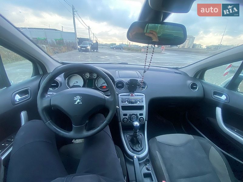 Peugeot-0