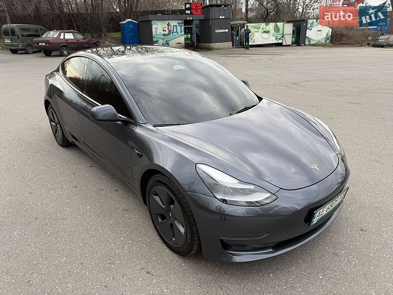 Tesla-8