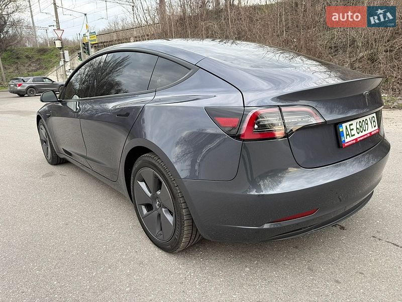 Tesla-3