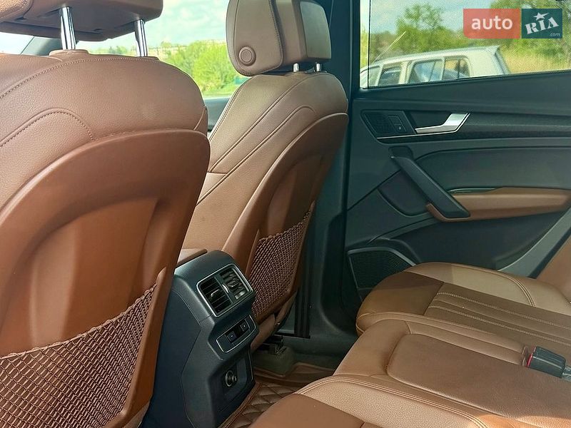 Audi-0