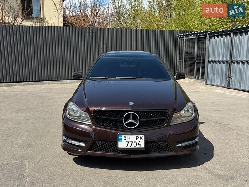 Mercedes-Benz-2