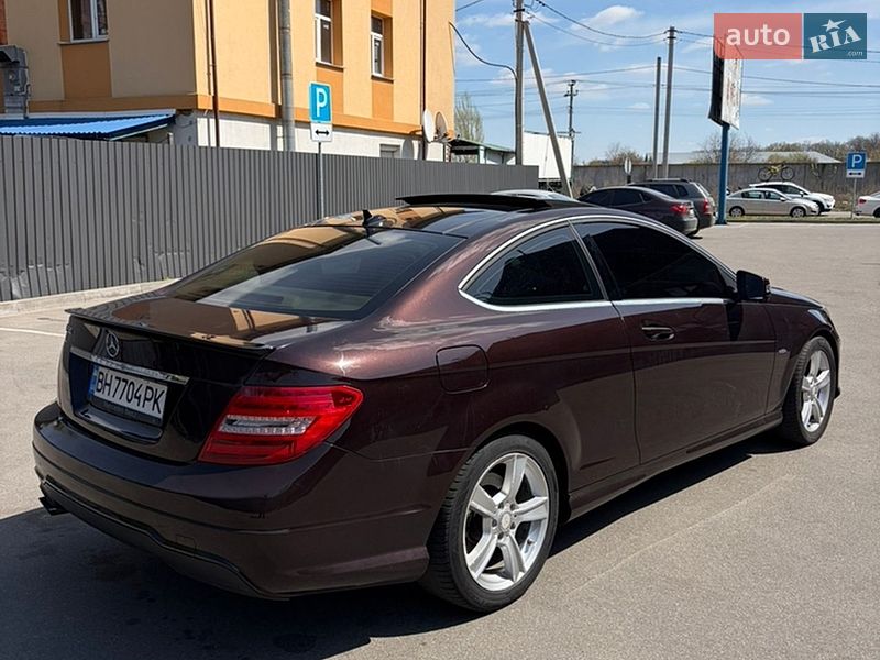 Mercedes-Benz-3