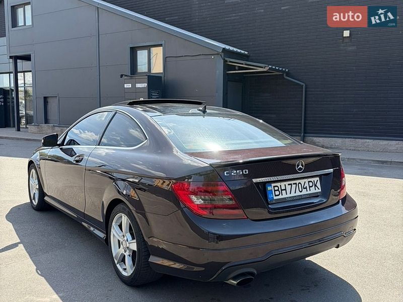 Mercedes-Benz-4