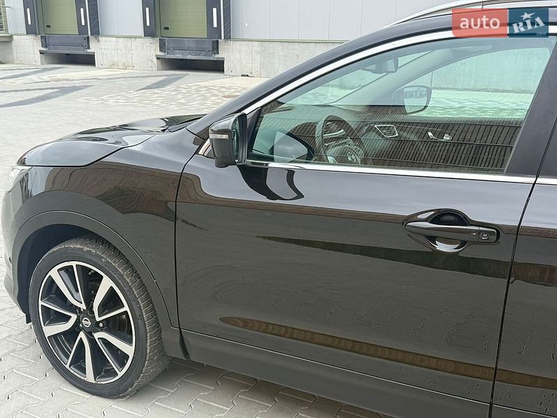 Nissan-15