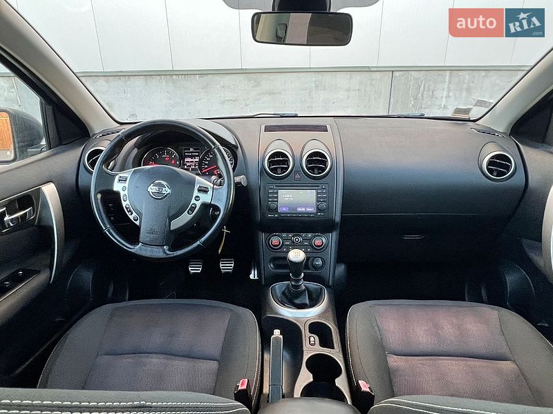 Nissan-33