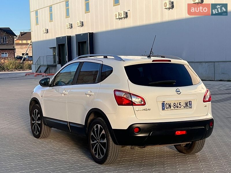 Nissan-30