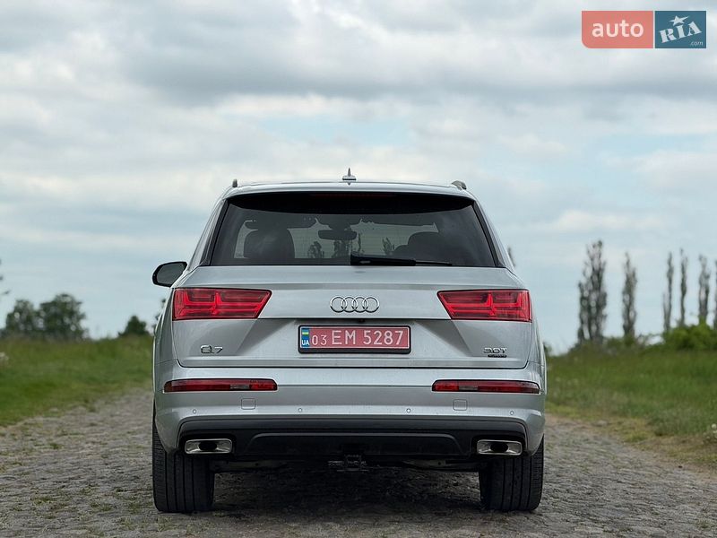 Audi-22