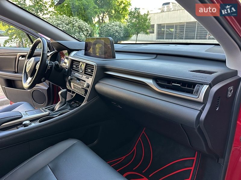 Lexus-16