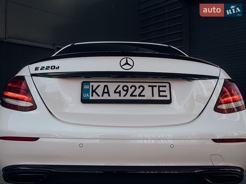Mercedes-Benz-46
