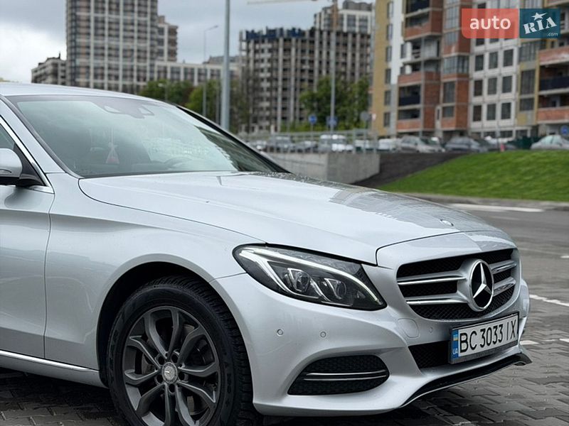 Mercedes-Benz-8