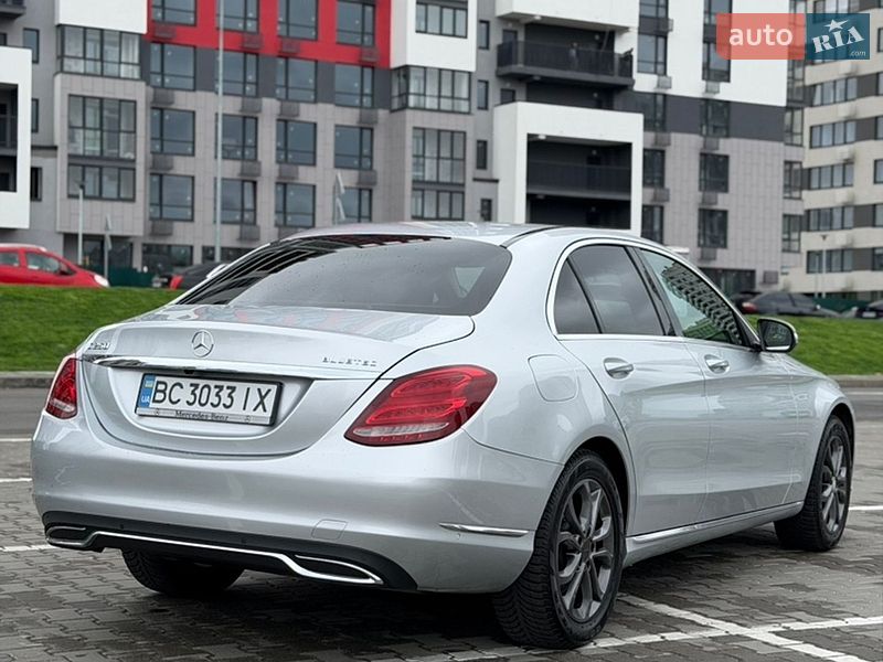 Mercedes-Benz-13