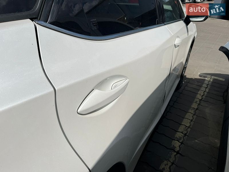 Lexus-20