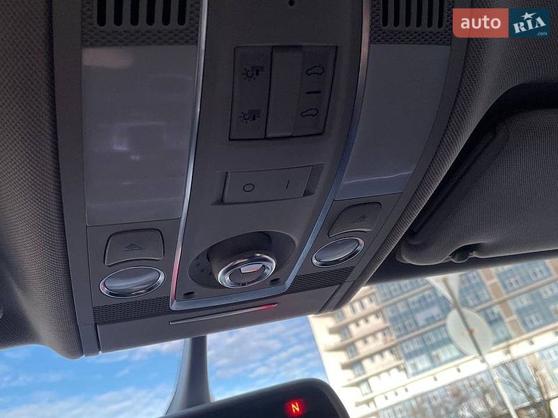 Audi-30