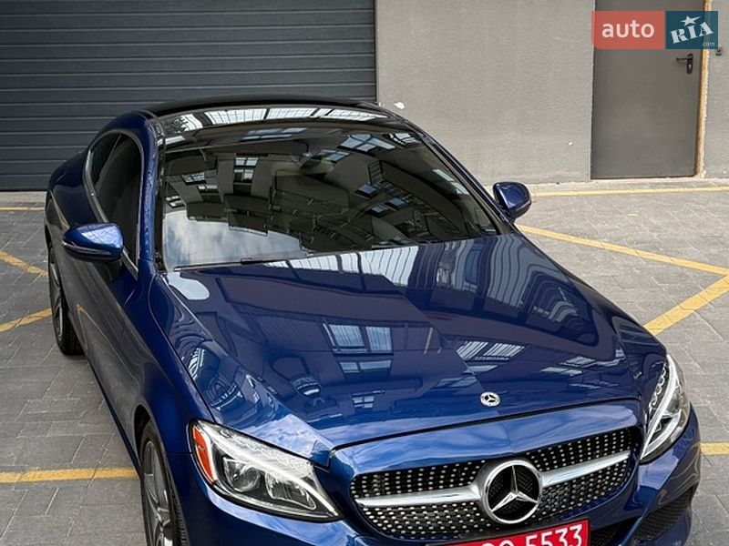 Mercedes-Benz-0