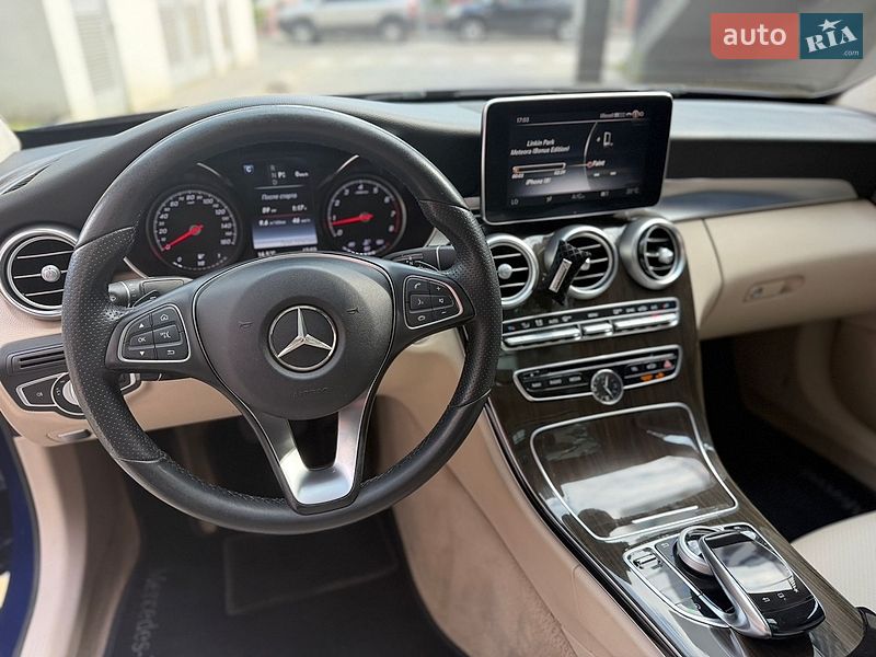 Mercedes-Benz-31
