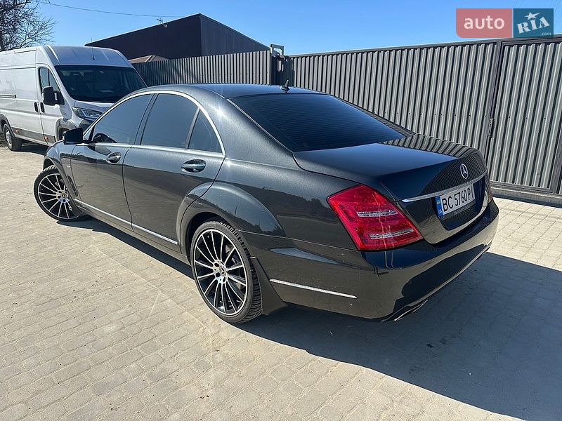 Mercedes-Benz-6