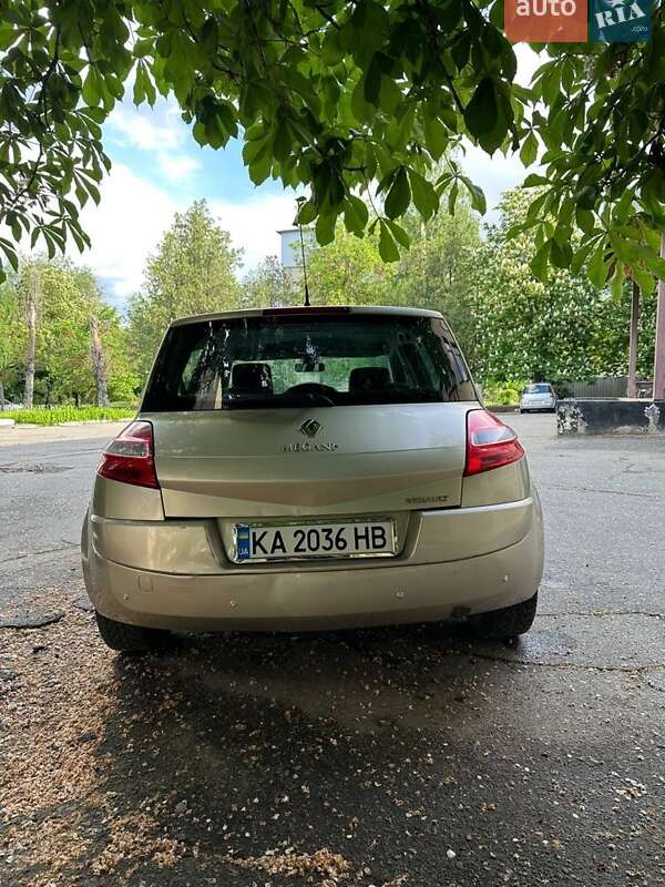 Renault-9