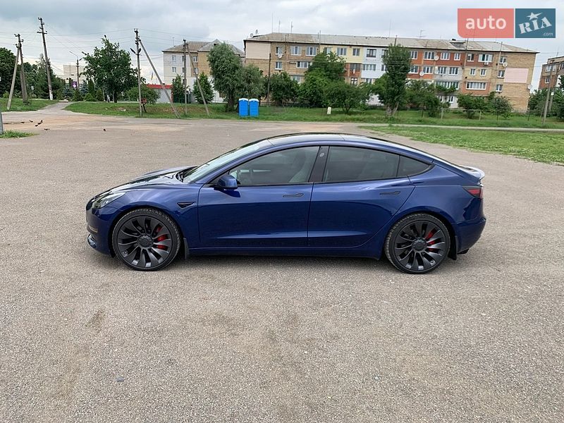 Tesla-18