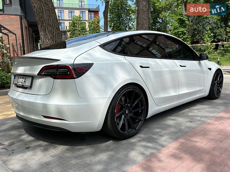 Tesla-4