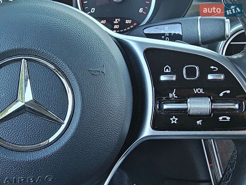 Mercedes-Benz-44