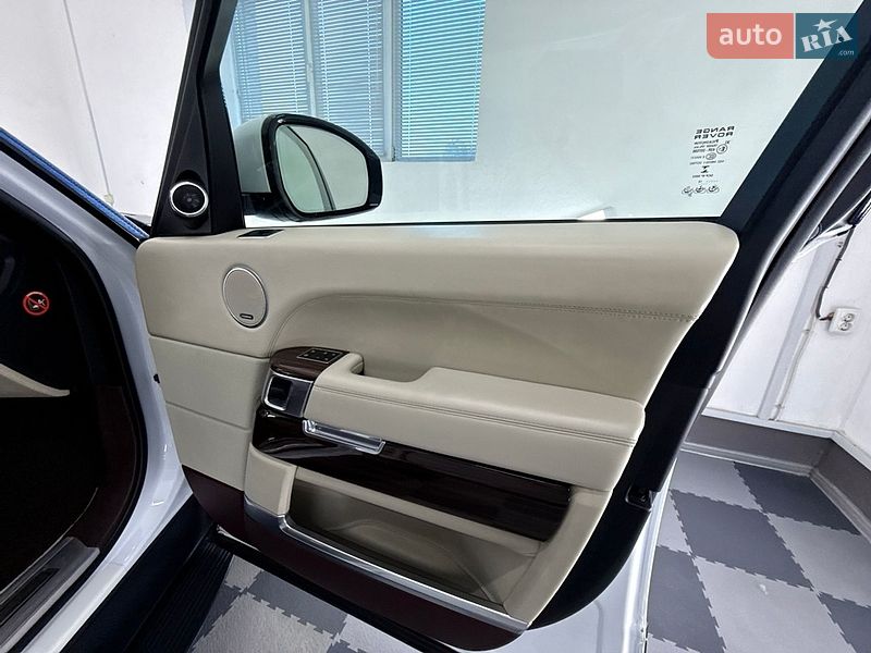 Land Rover-74