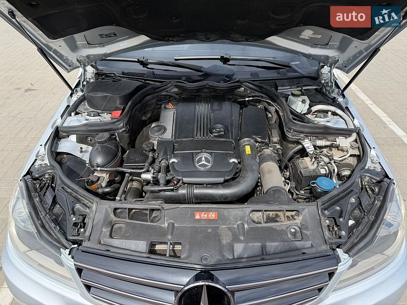 Mercedes-Benz-21