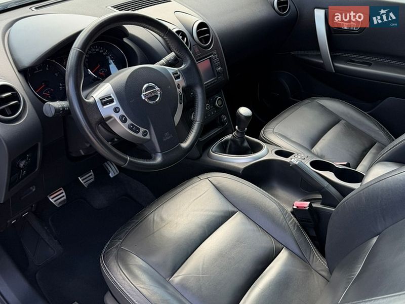 Nissan-15
