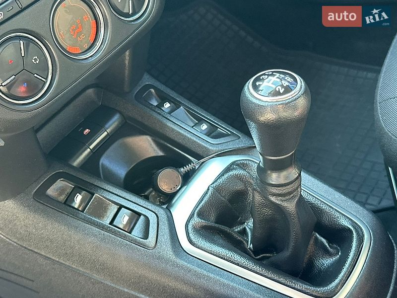 Peugeot-44