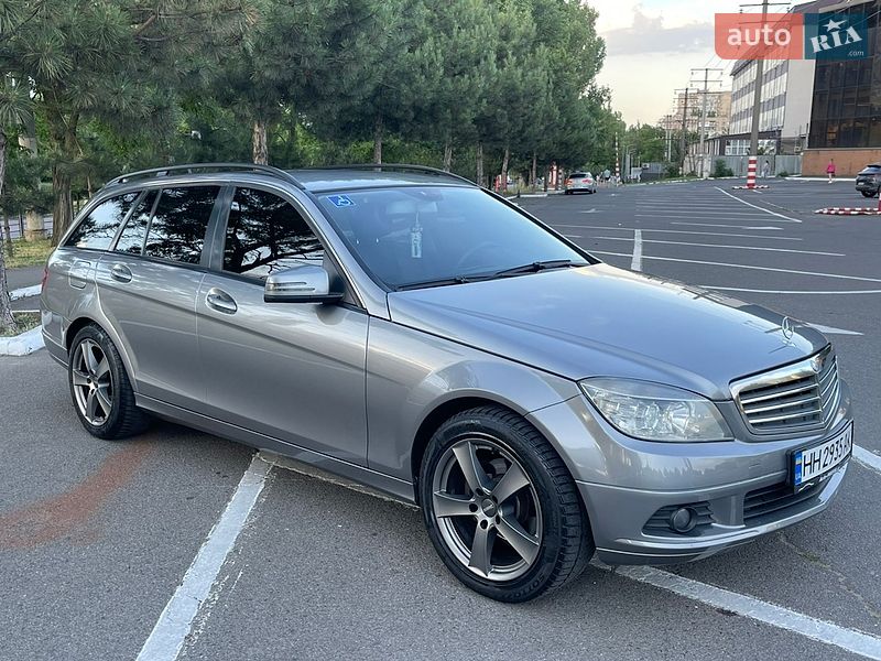 Mercedes-Benz-8