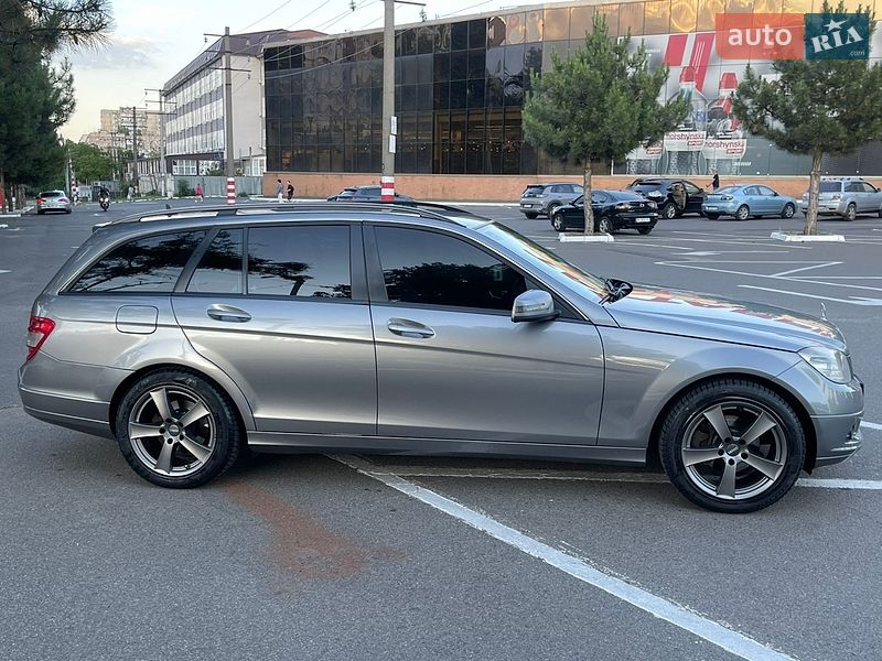 Mercedes-Benz-9