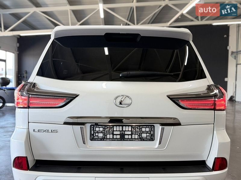 Lexus-12