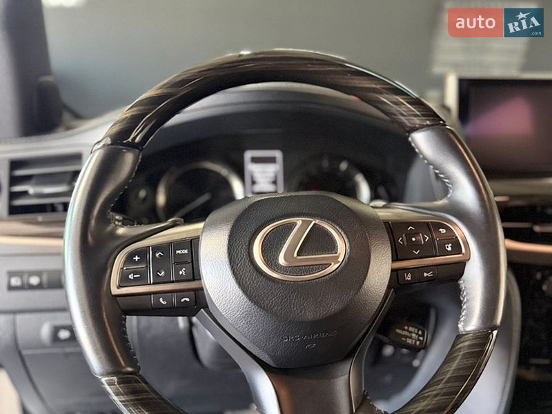 Lexus-7