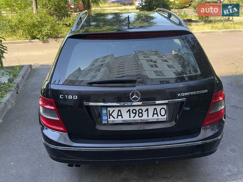 Mercedes-Benz-29