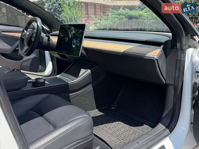 Tesla-18