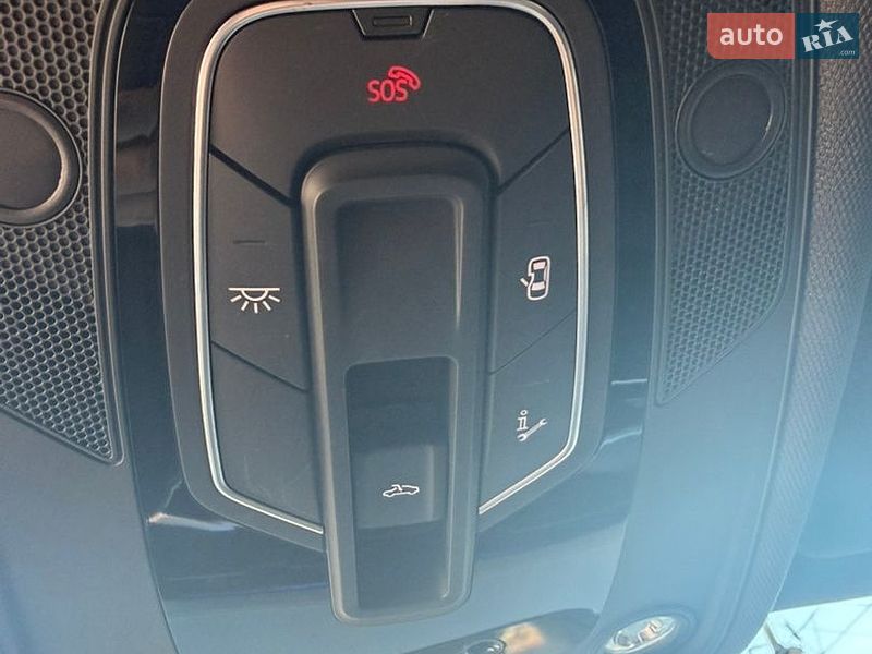 Audi-0