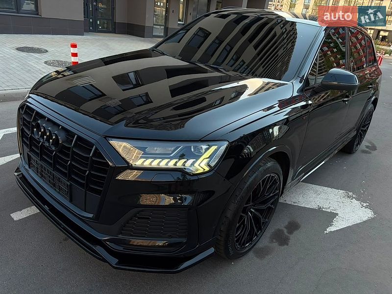 Audi-70