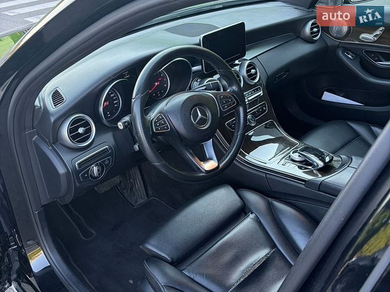 Mercedes-Benz-0