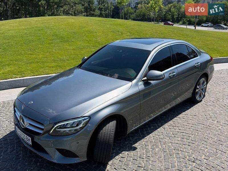 Mercedes-Benz-26