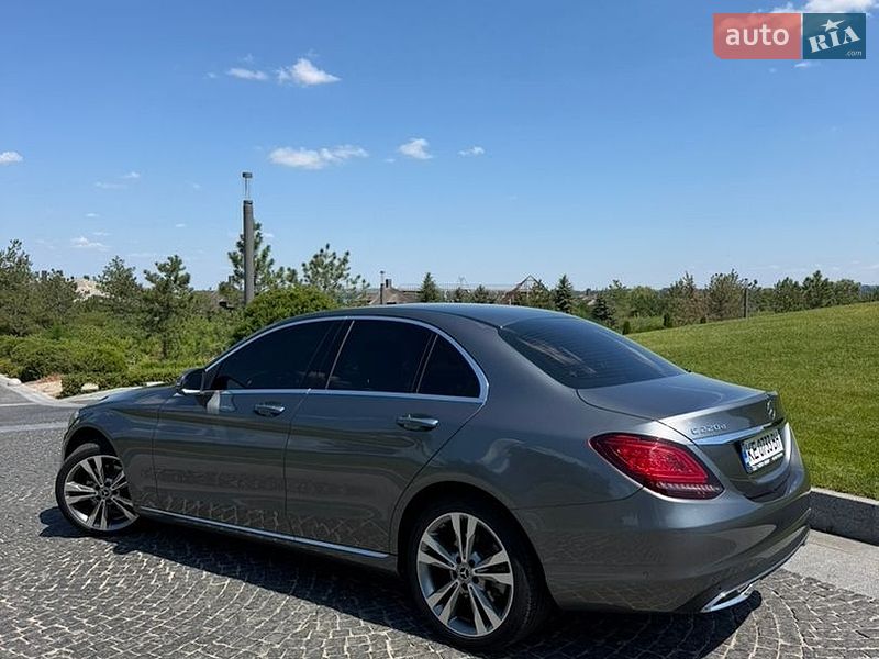 Mercedes-Benz-36