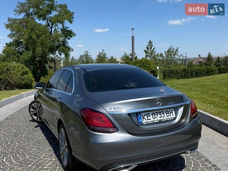 Mercedes-Benz-22