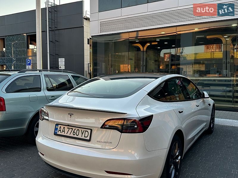 Tesla-4