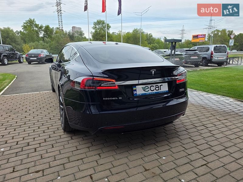 Tesla-32