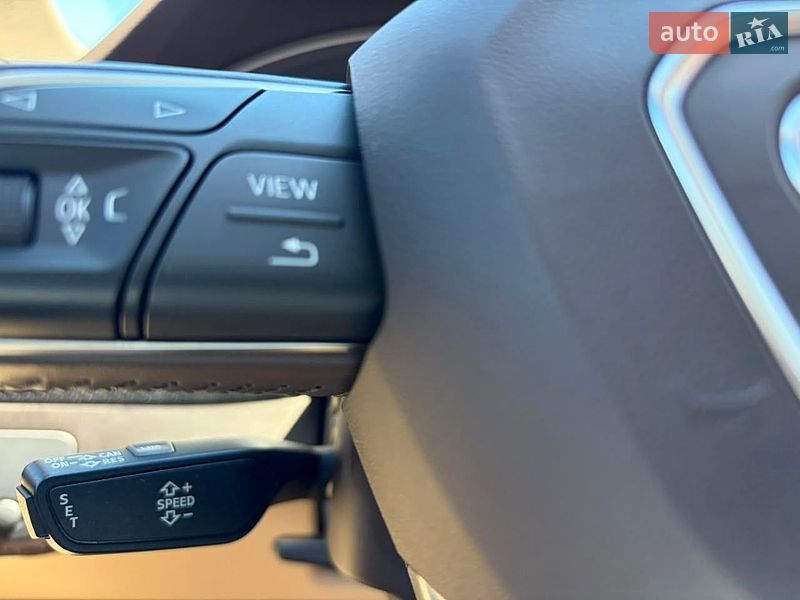 Audi-66