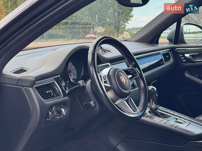 Porsche-0