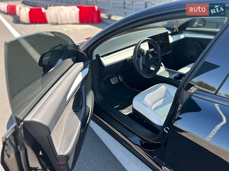Tesla-0