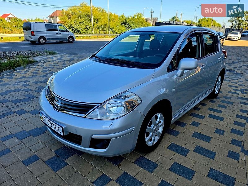 Nissan-33