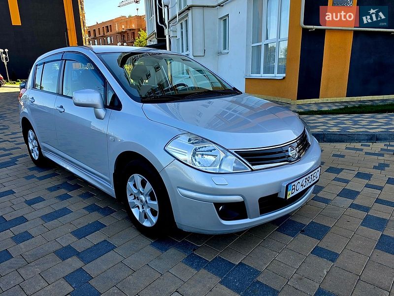 Nissan-32