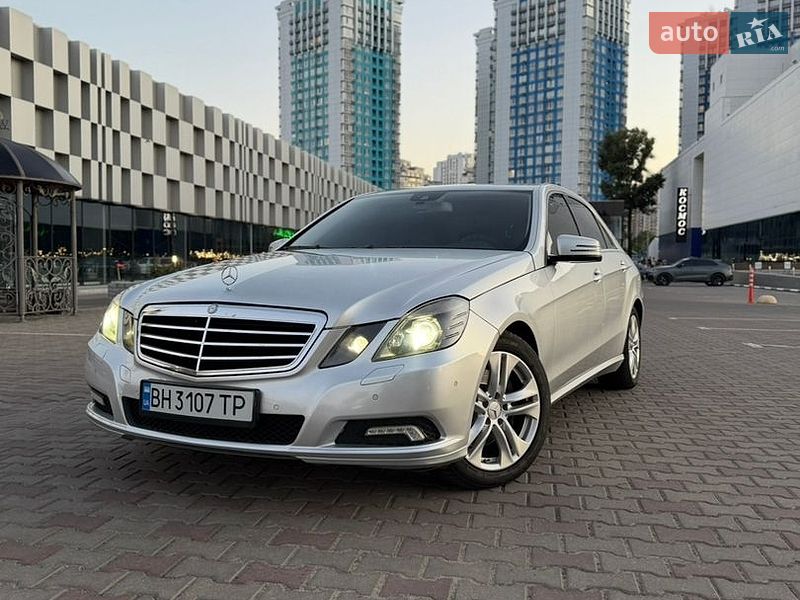 Mercedes-Benz-27