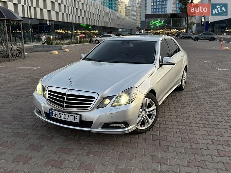 Mercedes-Benz-24